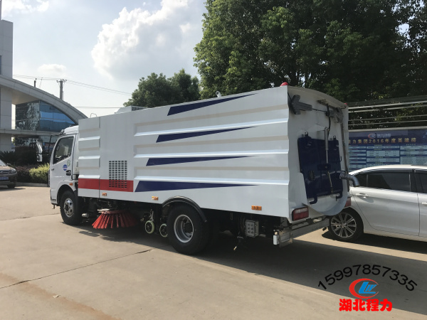 東風(fēng)大多利卡洗掃車(chē) 東風(fēng)大多利卡洗掃車(chē)